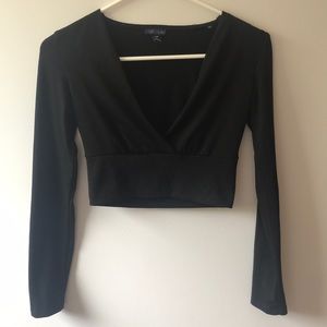 Black long sleeve crop top
